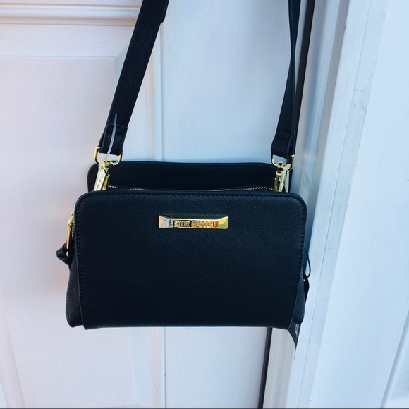 Steve Madden Handbags - Steve Madden cross body purse